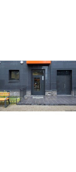 Дверь металлическая утепленная подъездная с остеклением